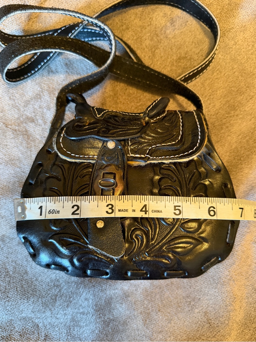 VINTAGE Black Tooled Leather Horse Saddle Bag - Picture 14 of 16